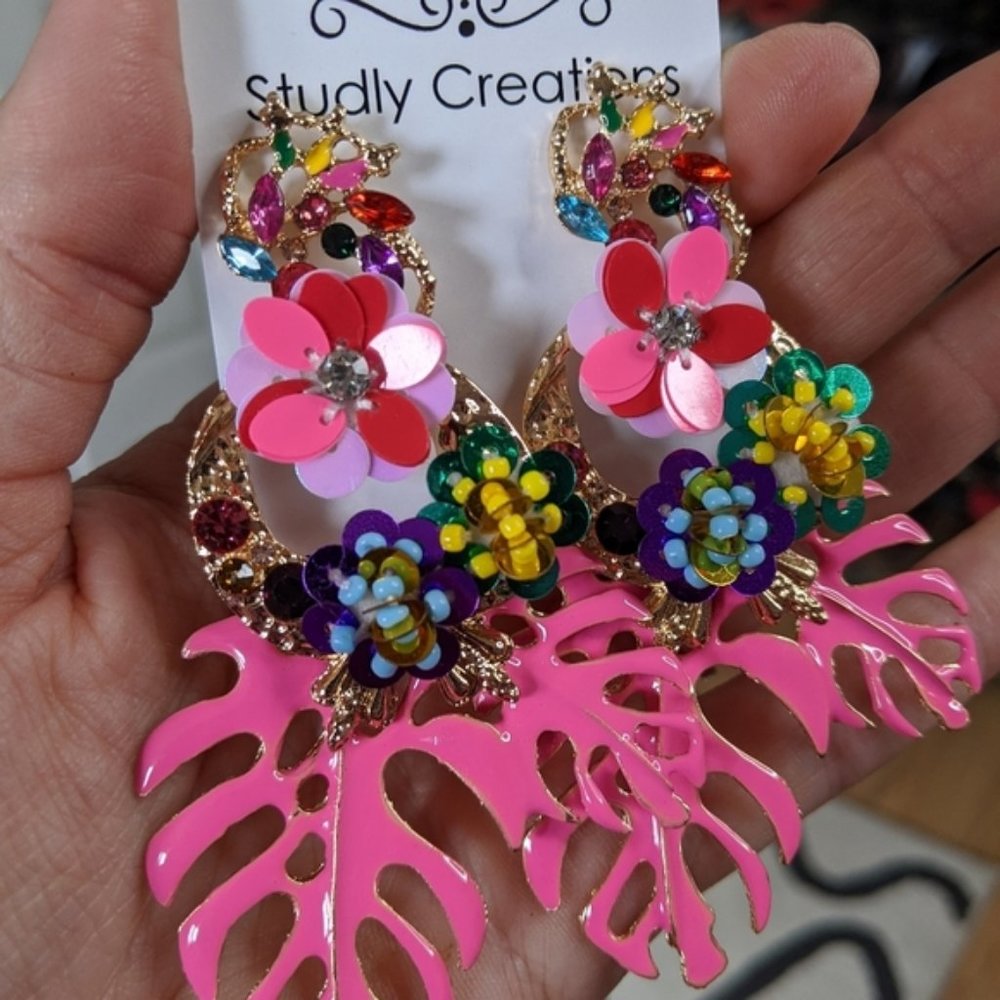 Studlycreations - Pink tropical earrings